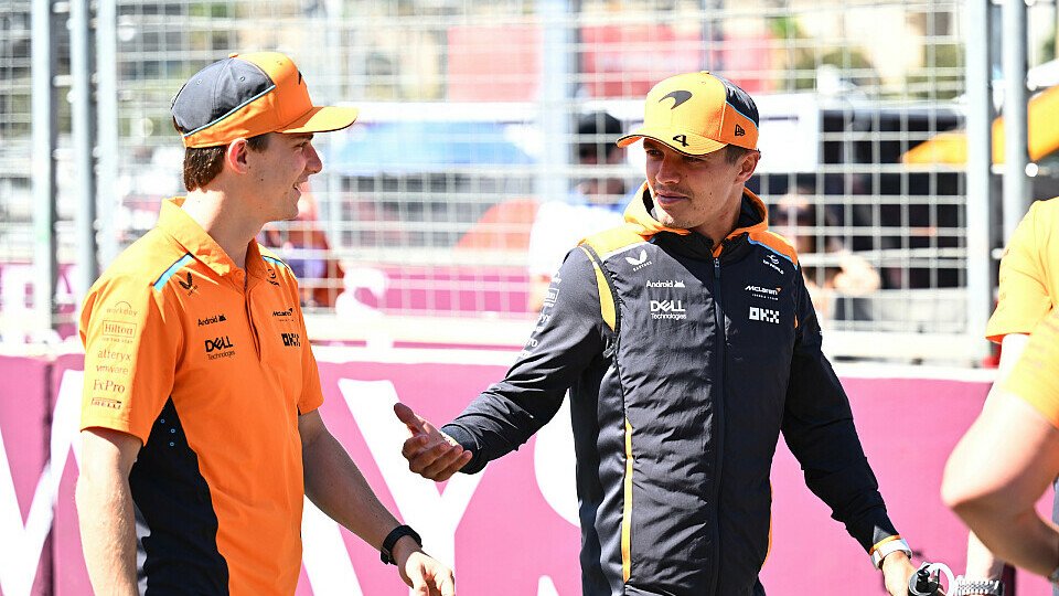 McLaren-Duo Oscar Piastri und Lando Norris auf der Fahrerparade